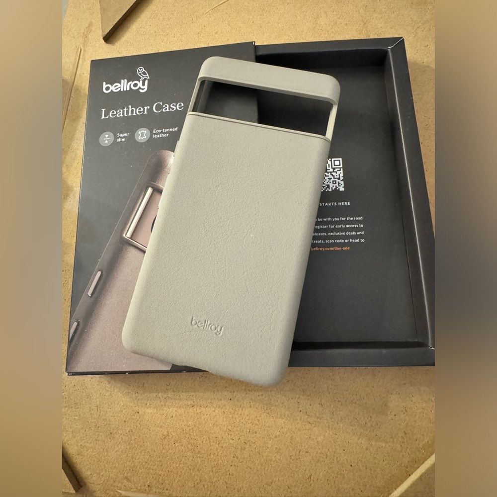 Bellroy google 7 pro case never used